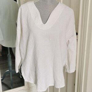 Vintage EzzEwear cotton crepe v neck white blouse cover up. Size small. EUC